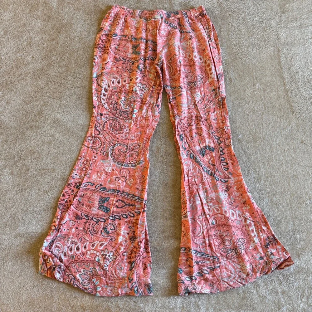 Billabong Designers Closet Pink Paisley Wide Leg Flare Pants Womens Medium - Picture 2 of 9